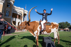 Day One Experts' Best of Texas Bus Tour Creates an Excellent Impression on Business Investors from Japan &amp; Taiwan