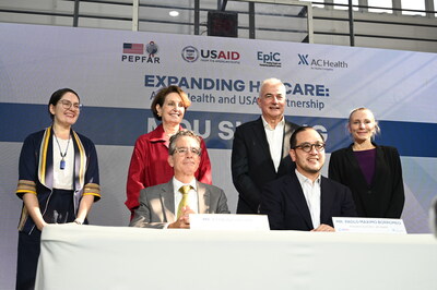 [Left to Right] Andrea Halverson, USAID Health Office Director; MaryKay Carlson, US Ambassador to the Philippines; Fernando Zobel de Ayala, AC Health Chairman; Tracy Hawry, Deputy Director of the Office of Health, USAID Philippines and Mongolia; Ryan Washburn, USAID Mission Director; Paolo Borromeo, AC Health President & CEO.