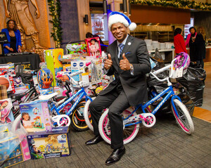 Illinois House Speaker to Host 3rd Annual Blue Christmas Toy Drive and Fundraiser December 18