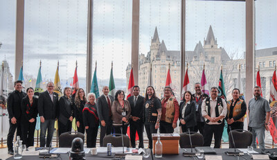 Les dirigeants se rencontrent lors du Forum intergouvernemental au Yukon. (Groupe CNW/Services aux Autochtones Canada)