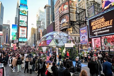 Dominican Republic's Grand Glass Dome in NYC’s Times Square (PRNewsfoto/Dominican Republic Ministry of Tourism)