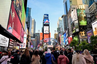 Dominican Republic's Grand Glass Dome in NYC’s Times Square (PRNewsfoto/Dominican Republic Ministry of Tourism)