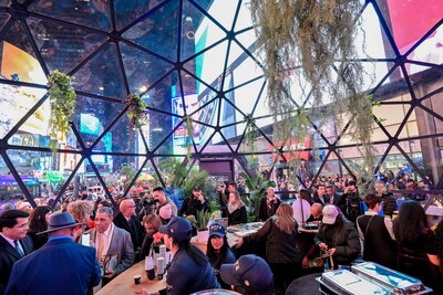 Dominican Republic's Grand Glass Dome in NYC’s Times Square (PRNewsfoto/Dominican Republic Ministry of Tourism)