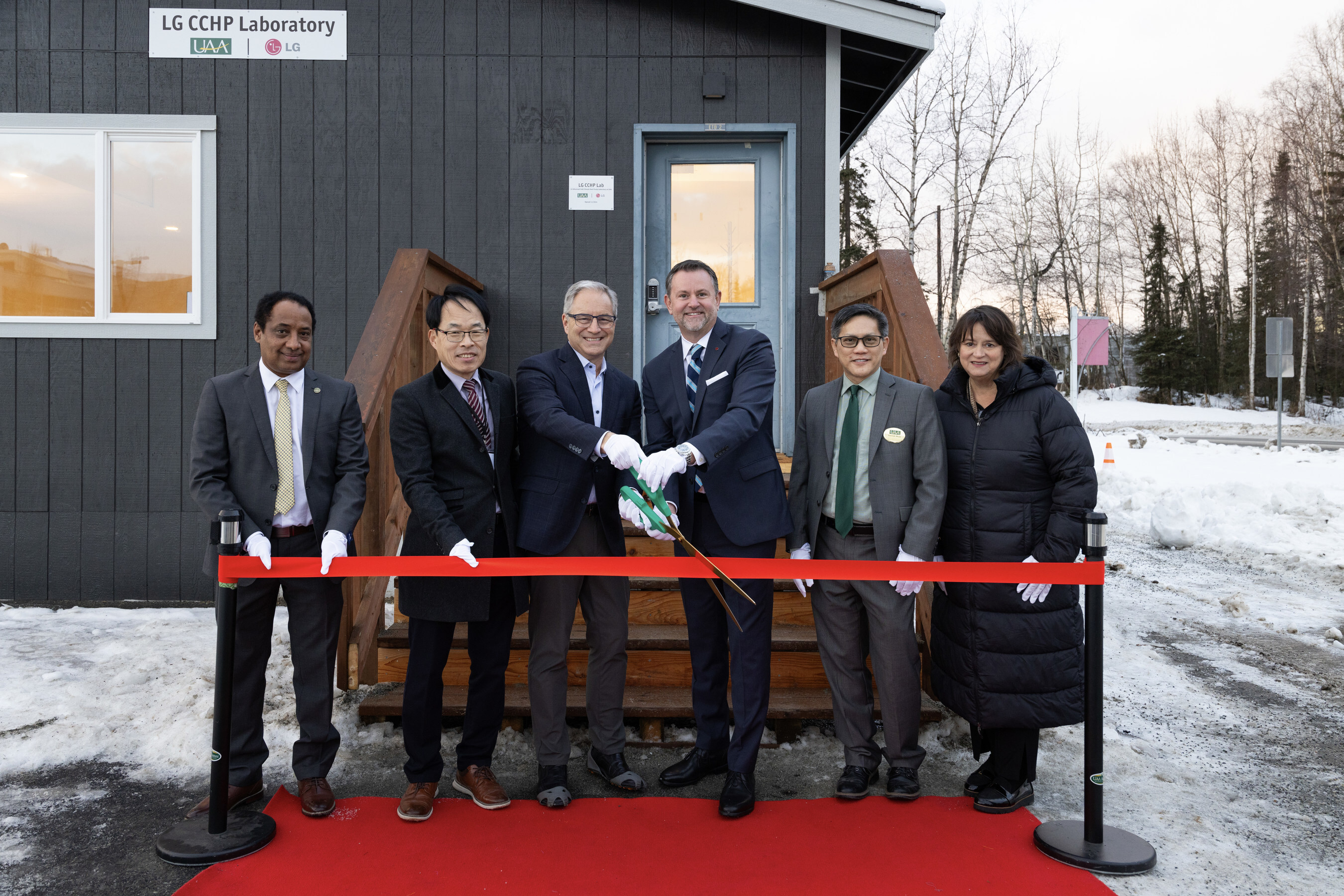 LG ELECTRONICS, UNIVERSITY OF ALASKA ANCHORAGE OPEN HEAT PUMP LABS FOR COLD-CLIMATE HVAC RESEARCH