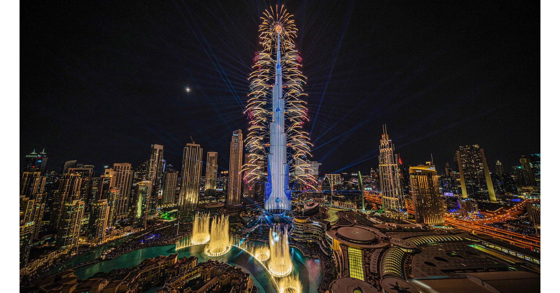 全球人才攜手參加哈里發塔的「Beyond Dreams」NYE 節目