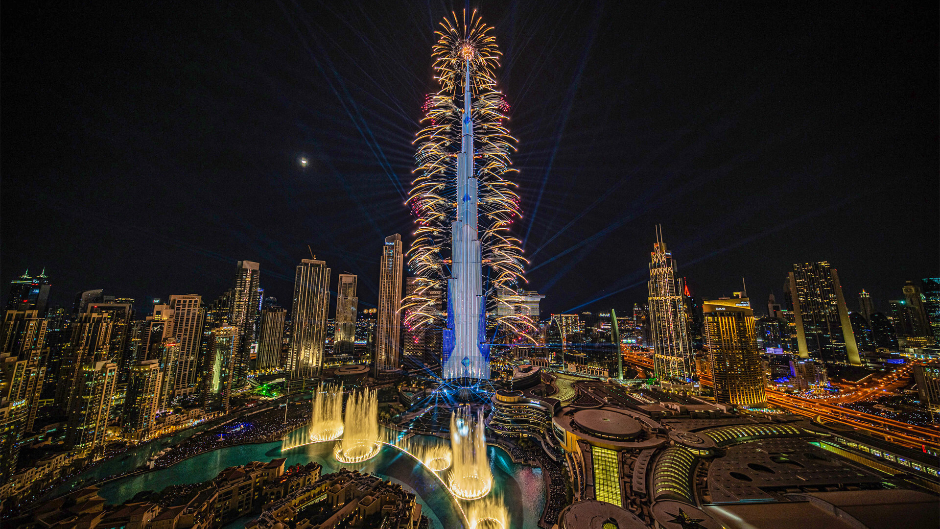 Les talents du monde entier s'unissent pour le show du Nouvel An « Beyond Dreams » du Burj Khalifa