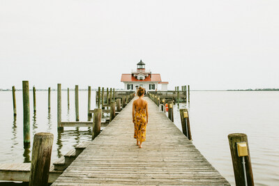 The town of Manteo has enjoyed a wave of new hotel construction and redevelopment along with beach communities on the Outer Banks of North Carolina in the past year and more. The Roanoke Marshes Lighthouse welcomes visitors from all over to stroll the charming waterfront and immerse in the southern coastal culture of the Outer Banks. outerbanks.org