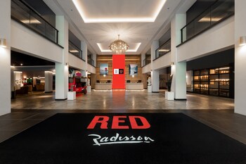 Lobby_Radisson RED Phuket Patong Beach