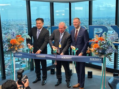 Kerry’s expanded Customer Co-Creation Centre in Bangkok was officiated by (from left) Vegin Dhiravegin, General Manager, Kerry Thailand; John Cahalane, President & CEO, Kerry Asia Pacific, Middle East & Africa; and Mervyn Gribben, Vice President and General Manager, Kerry Southeast Asia