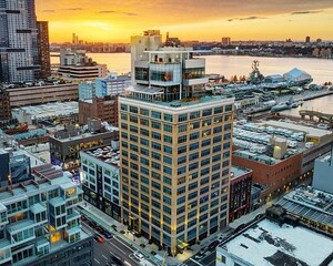 Henry Zavriyev Acquires NYC Hotel in Partnership with Capstone Equities