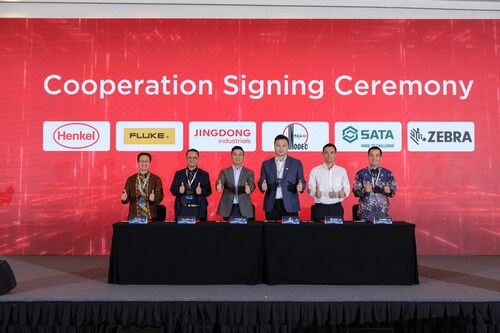 JINGDONG Industrials hosted a partner conference and signed agreements with partners in Indonesia (PRNewsfoto/JD.com)