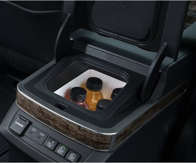 2025 Toyota Sienna: Redefining Family Travel with Dometic Comfort - The ...