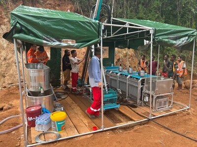 Drill rig set up on hole number 1.‎ (CNW Group/Adyton Resources Corporation)