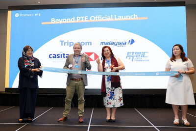 Casita.com Partnerships Director, Tom Bryce and PTE Asia Manager, Su Ming Cheah launch Beyond PTE at the Asia PTE Partner Summit