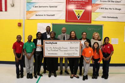 Smithfield Foods Donates 0,000 to Support An Achievable Dream Youth Education Program