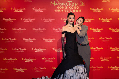 Fashion Icon Liu Wen Radiates Brilliance at Madame Tussauds Hong Kong Unveiling Event (PRNewsfoto/Madame Tussauds Hong Kong)