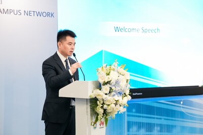 Jason He, President of Global Enterprise Data Communication Marketing & Solution Sales Dept, Huawei, speaking at the launch (PRNewsfoto/HUAWEI)