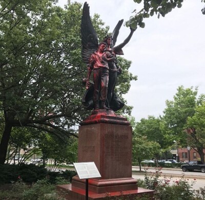 Red paint splashed on statue, Confederate Soldiers and Sailors Monument, Mount Royal Avenue, Baltimore, MD. Baltimore Heritage from Baltimore, MD, USA, CC0, via Wikimedia Commons. Photograph by Eli Pousson, 2017 August 14.