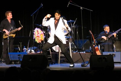Chris MacDonald's Memories of Elvis 1950's set live pic