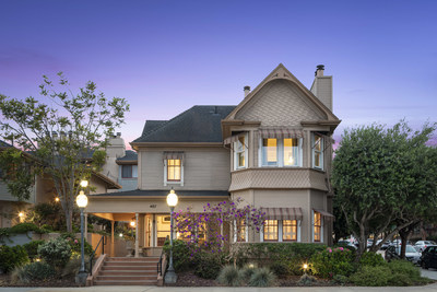 Victorian Inn Entrance (PRNewsfoto/Victorian Inn)