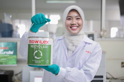 Innovation in Every Can. Mowilex Recycled paint has up to 40% premium recycled paint per 2.5-litre pail, lowering its carbon footprint by up to 60% versus traditional paint products. (PRNewsfoto/PT Mowilex Indonesia)