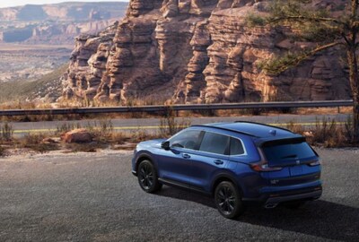 Rear view of the 2023 Honda CR-V Blue