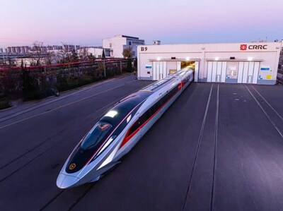 Unveiling the Future of High-Speed Rail: CR450 EMU Prototype Debuts at 400 km/h (PRNewsfoto/CRRC Corporation Limited)