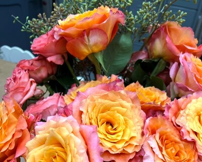 Flower Magazine brings flowers and designer tips to the newest Ballard Designs Retail location.