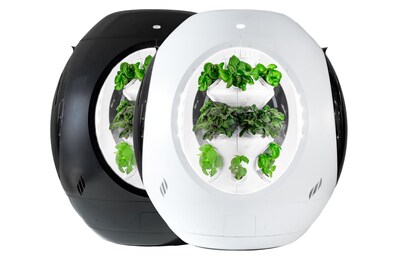 Plantaform Smart Indoor Garden - Black and White Models (CNW Group/Plantaform Technology Inc.)
