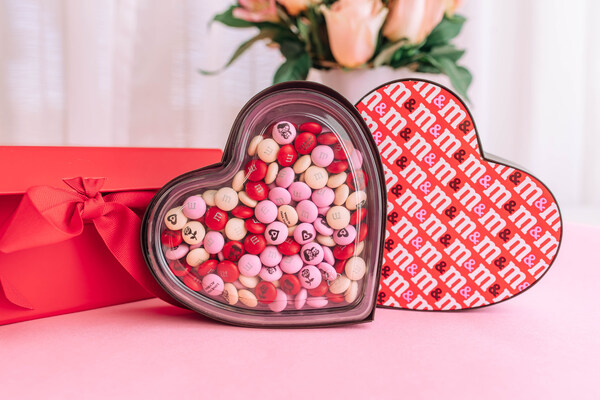 Whether looking for a Valentine's gift for that special someone, a Galentine or something sweet for the family, M&M'S Valentine's Day Gift Guide has a variety of gifts for everyone you love.