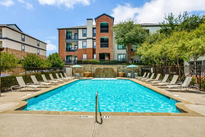 Located in Lewisville, Texas, the Avery features one-, two- and three-bedroom homes ranging from 750 to 1,258 square feet. Amenities include a fitness center with free weights, cyber cafe with WiFi, outdoor kitchen, valet trash service, pet park, resort-inspired swimming pool and 24-hour emergency maintenance.