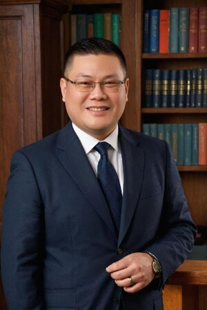 The Inner Circle acknowledges, Simon Cheung, CFO as Inner Circle Lifetime member