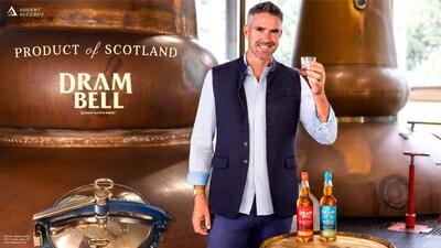 Kevin Pietersen with Dram Bell