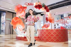 Link's Temple Mall Presents "Leap into the New Year - Bountiful Blessings with Koi" Featuring a Giant 3.5-metre Handcrafted Paper Koi Art Installation, Created by Talented Local Artist Vika Cheng