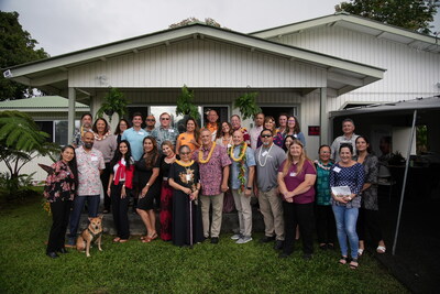 Hawai‘i Island Mayor Kimo Alameda and employees of ‘Ohana Health Plan and Hope Services Hawaii.