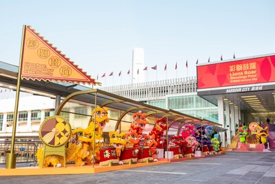 “Vibrant Lion Corridor” in Harbour City showcases 18 vibrantly colored lions and 13 traditional Chinese drums, symbolizing “a lifetime of prosperity”. While the “Steps of Joyful Fortune” feature two towering lions in yellow and green to fill the mall with an energetic atmosphere.