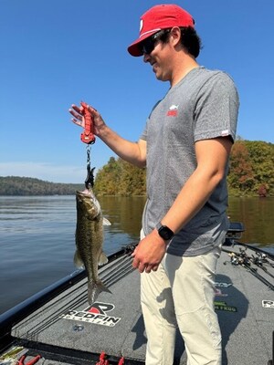 Justin Hamner, 2024 Bassmaster Classic Champion, with the BUBBA® SFS Lite Fish Scale.