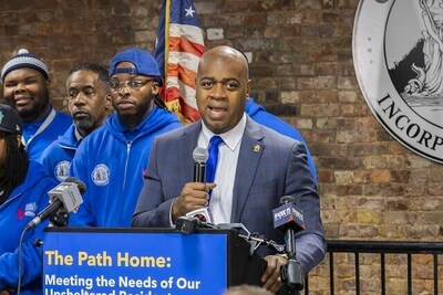 Newark Mayor Ras J. Baraka discusses the Metro Outreach Downtown Initiative and Path Home 211 texting service that will serve as critical resources for Newark's unhoused population. Photo courtesy of the City of Newark.