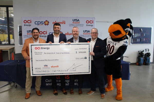 L-R: Rudy Garza, President & CEO of CPS Energy; Sabah Bayatli, President of OCI Energy; Dr. Eric Brey, Dean of the Klesse College of Engineering & Integrated Design; Russell Wagner, Assistant VP of UTSA Alumni Association