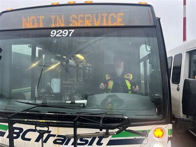 A BC Transit bus, sign is not in service. (CNW Group/Unifor)