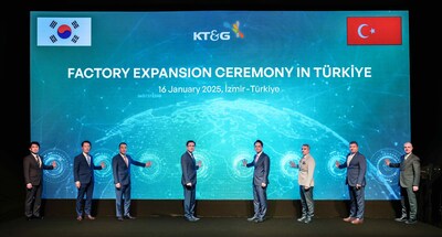 On the 16th, KT&G celebrated the expansion of its Turkiye factory to fulfill its goal to leap to a 'Global Top-tier' and to expand its global operations. Photo shows major participants of the ceremony held in including KT&G  CEO Kyung-man Bang (fourth from right), Tire District Governor Vural Karagul (third from right), and Korean ambassador to Turkiye Yeon-doo Jeong (fourth from left)