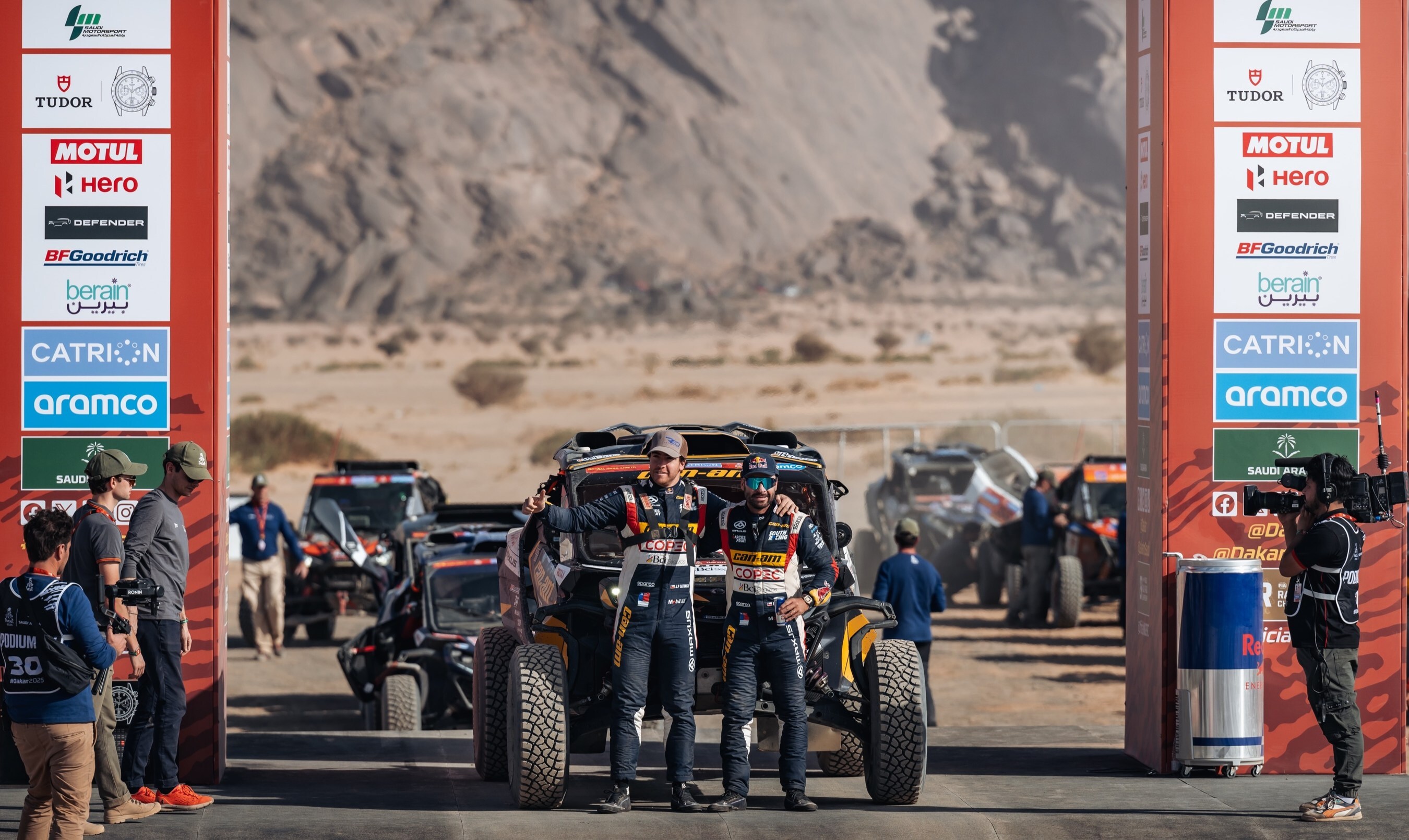 Can-Am obtient la 2e place au classement général lors de sa première course au Rallye Dakar avec le Maverick R