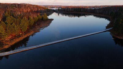 The Moonlight Beach Trail boardwalk crosses the DUC wetland at Lake Laurentian. (CNW Group/Ducks Unlimited Canada)