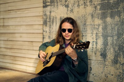 Billy Strings with Martin Guitar