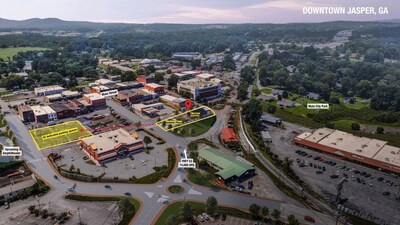 Hensley Plaza is located in downtown Jasper, Georgia. (PRNewsfoto/Terry Commercial Realty, LLC)