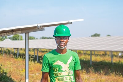 Fabian Homi Nbuba is an engineer in Shimankar Community, Nigeria. The solar mini-grids he works on with All On and the Government of Nigeria are part of GEAPP’s $68 million renewable energy portfolio in the country, which is projected to support 123,000 jobs and bring new or improved energy access for 18 million people. (Photo credit: GEAPP)