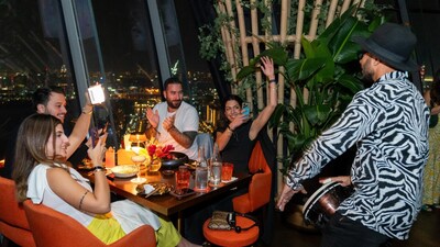 The evening featured Vantage-branded welcome drinks, a luxurious four-course dinner, and vibrant entertainment, including samba dancers, Capoeira performers, a saxophonist, a percussionist, and a lively DJ. (PRNewsfoto/Vantage)