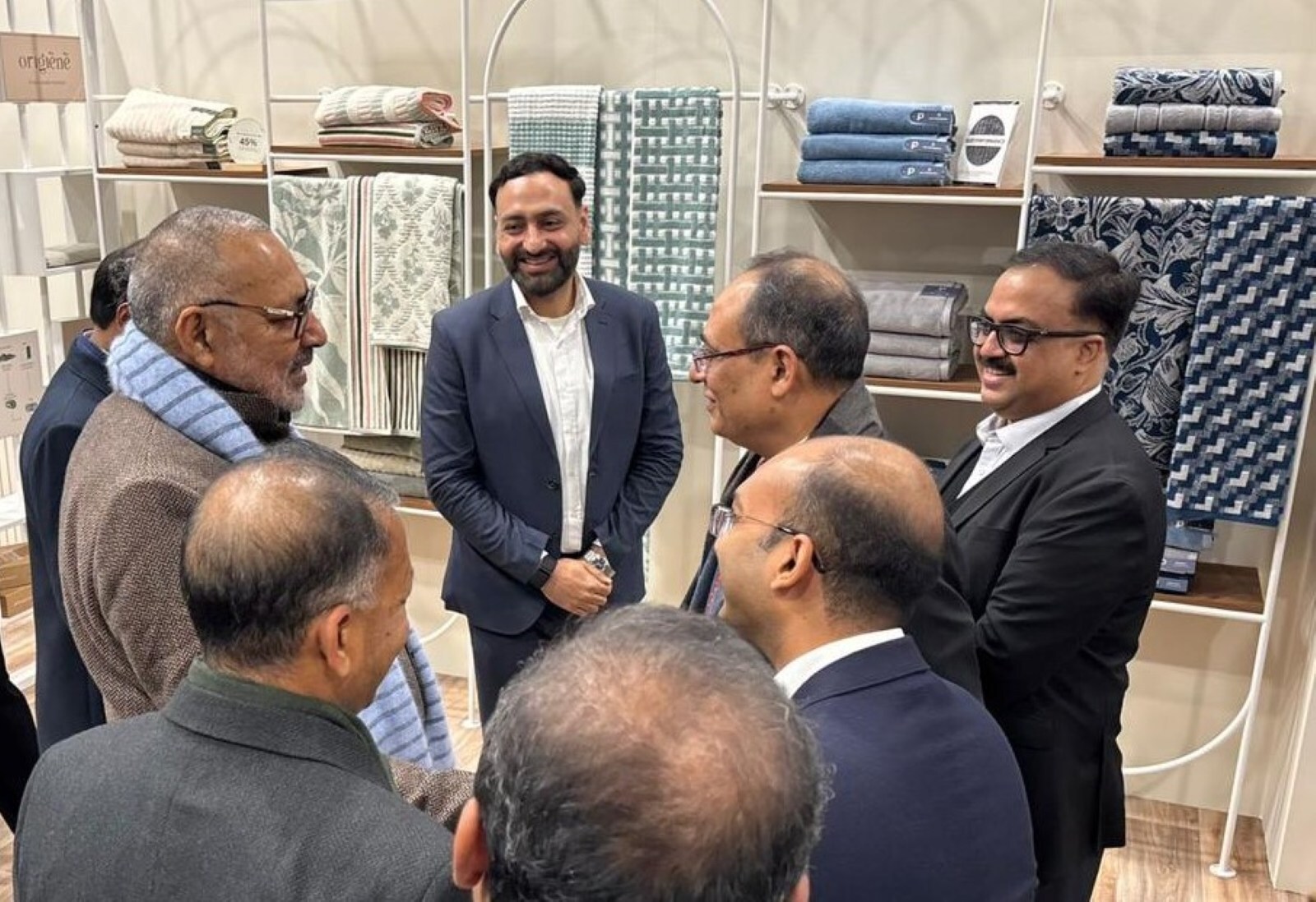 Unable to view the image, Please provide a valid URL.