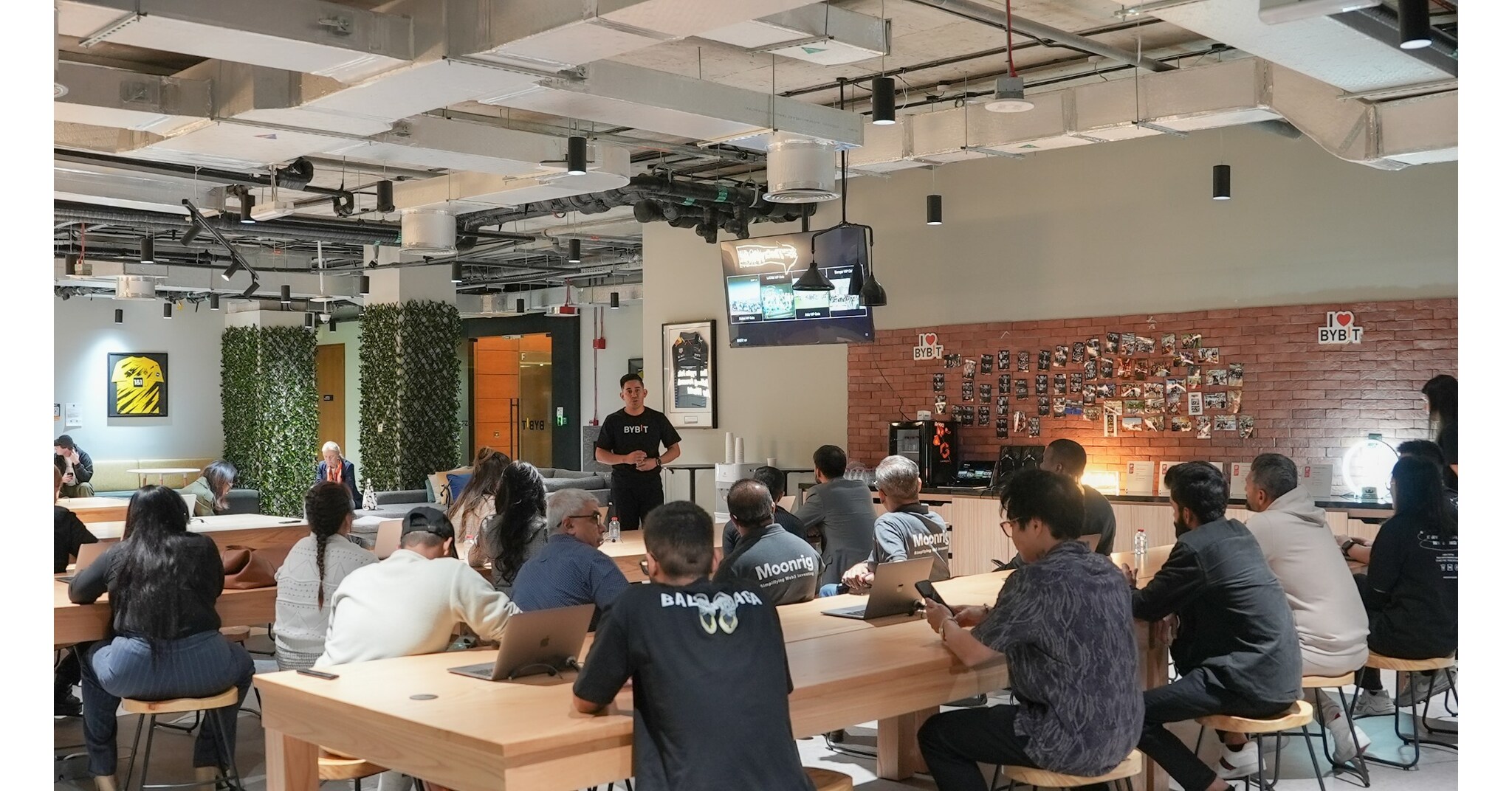 Bybit Crypto Ark Experience Store: Bringing the Open Ecosystem to Life in  Dubai