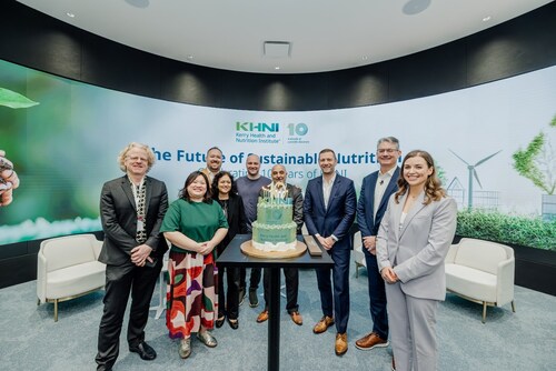 Kerry Group CEO Edmond Scanlon (second from right) and Peter Dillane, President & CEO of Kerry APMEA (first from left) with the Kerry team and industry experts at The Future of Sustainable Nutrition event (PRNewsfoto/Kerry Group)